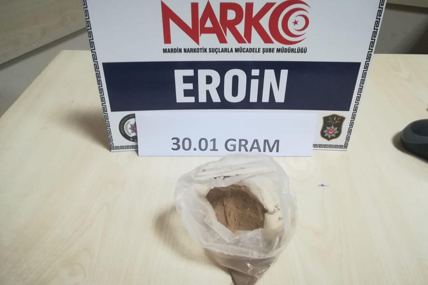 Mardin’de uyuşturucu ve kaçakçılık operasyonu: 5 gözaltı Mardin’de uyuşturucu ve kaçakçılık operasyonu: 5 gözaltı